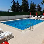 ホテル Infinity Ruby 4*