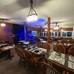 Infinity Ruby 4* フェティエ