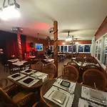 Infinity Ruby 4* フェティエ