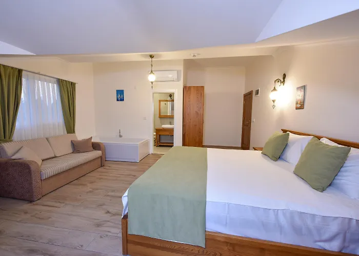 Hotel Infinity Ruby