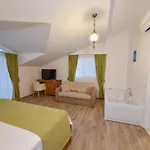 Infinity Ruby フェティエ