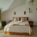 Infinity Ruby 4* フェティエ