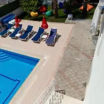 Infinity Ruby 4* フェティエ