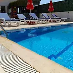 Infinity Ruby ホテル 4*