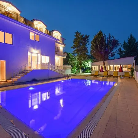 Hotell Infinity Ruby 4*